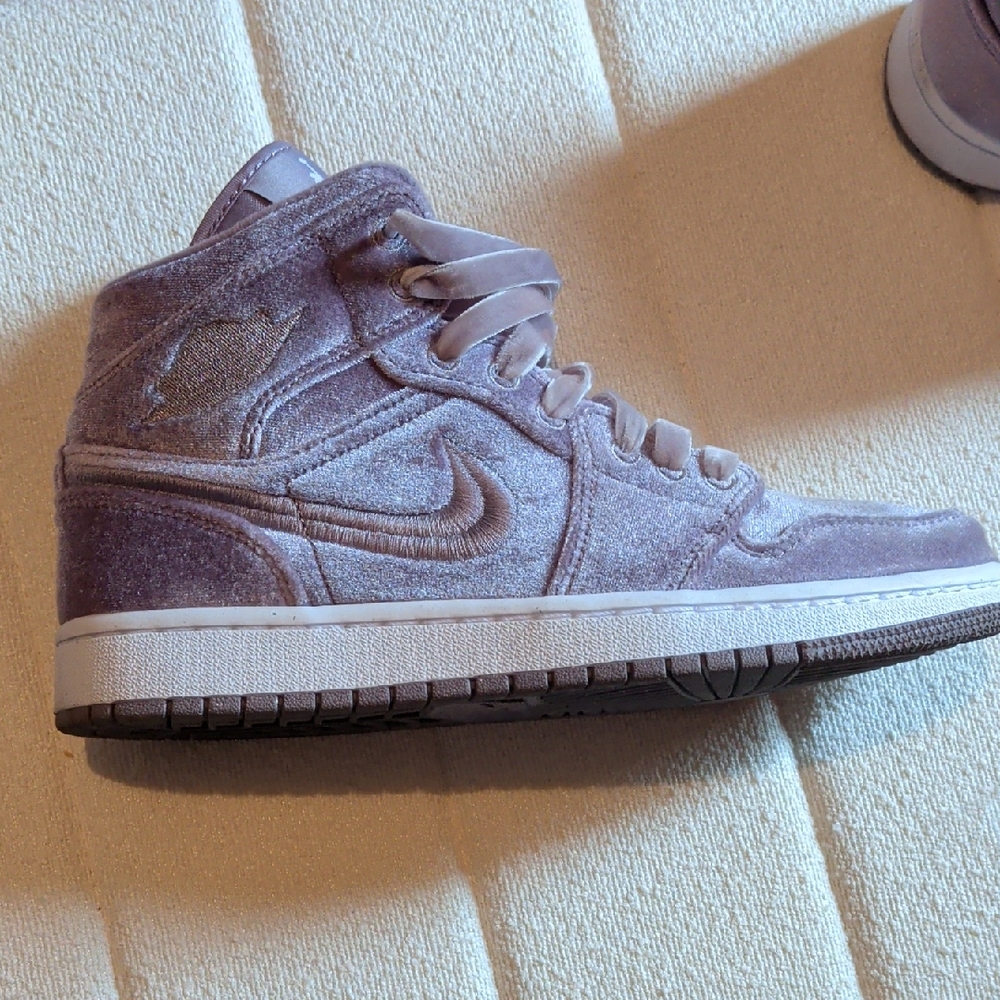 Nike Women's High-Top Sneakers in Lavender